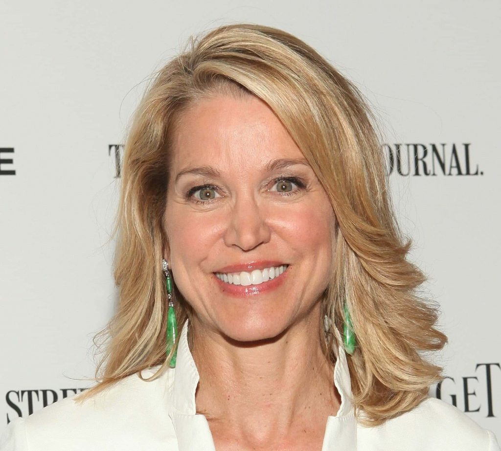 female fox news anchor fired