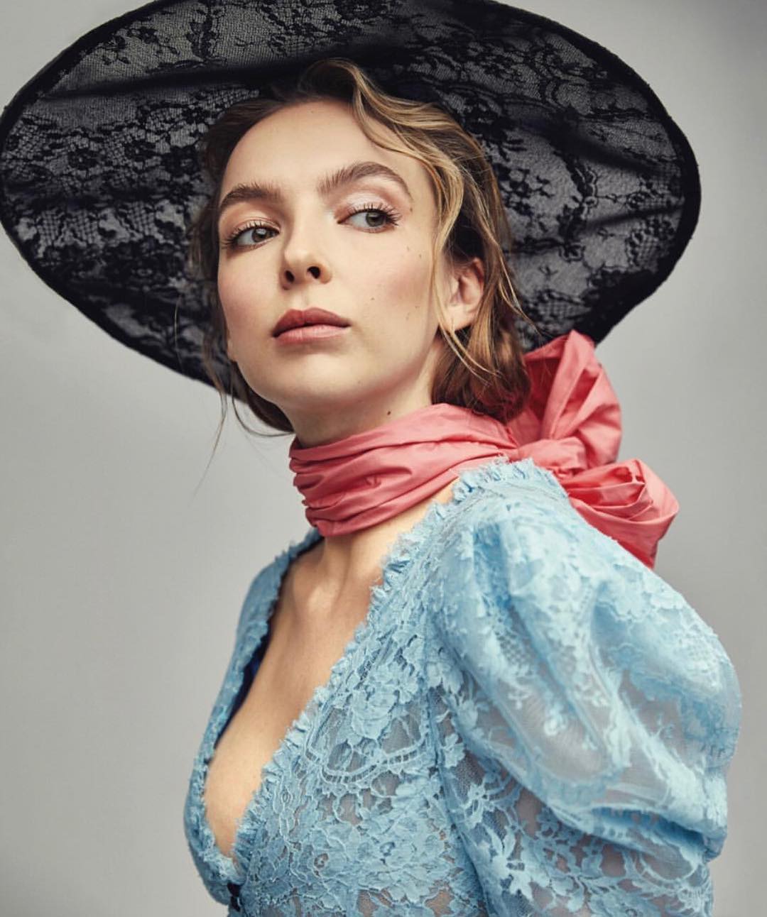 Is Jodie Comer Married? - Biography, Height, Education & Net Worth