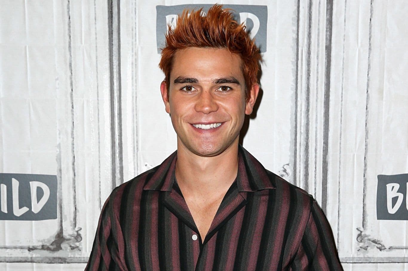 KJ Apa - Bio, Who Is His Girlfriend?, Parents, Early Life & Education