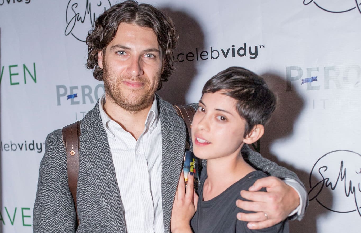 Adam Pally and Rosa Salazar