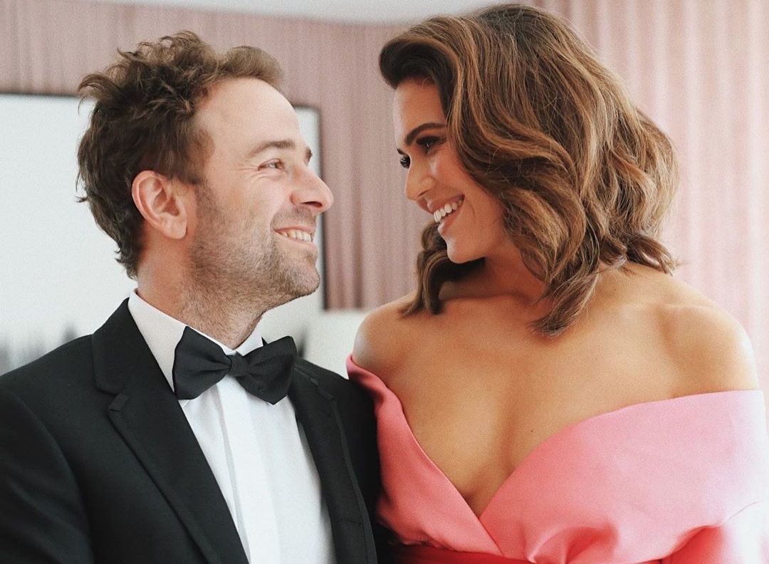 Taylor Goldsmith and Mandy Moore 