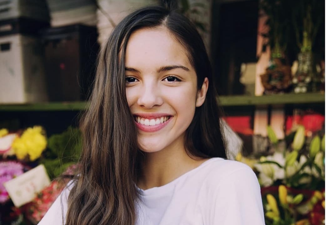 Olivia meet olivia. Olivia Rodrigo. Olivia Rodrigo age. Olivia y.