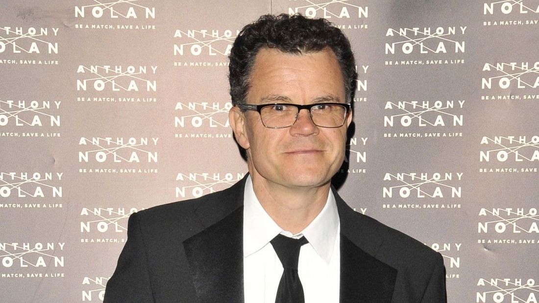  Dominic Holland 