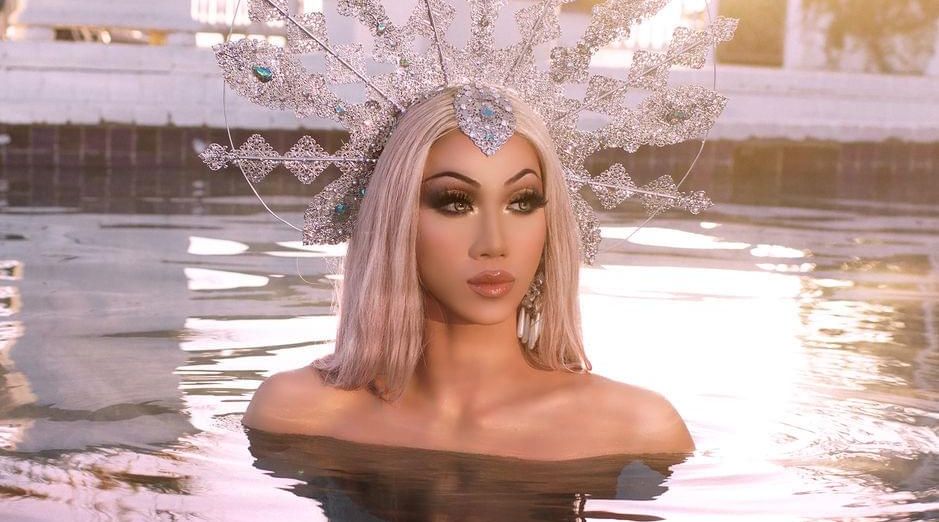 Plastique Tiara Irresistible