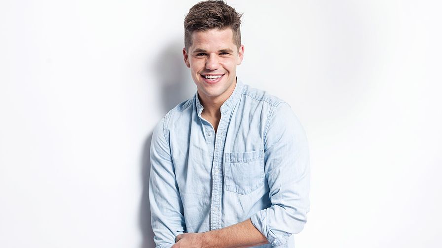 Charlie Carver