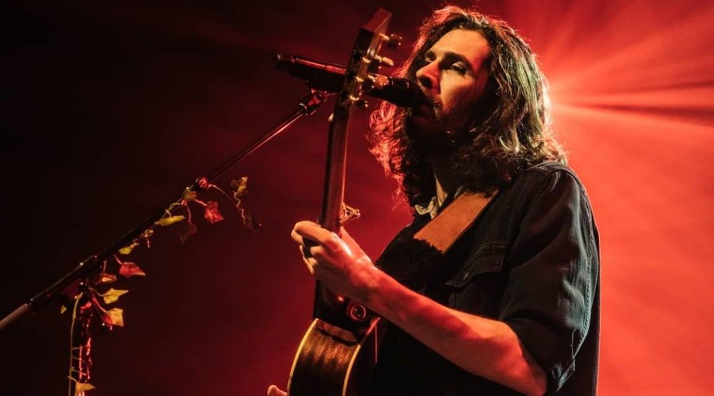 Is Hozier Gay? is he married? The truth about his sexuality - TheNetline