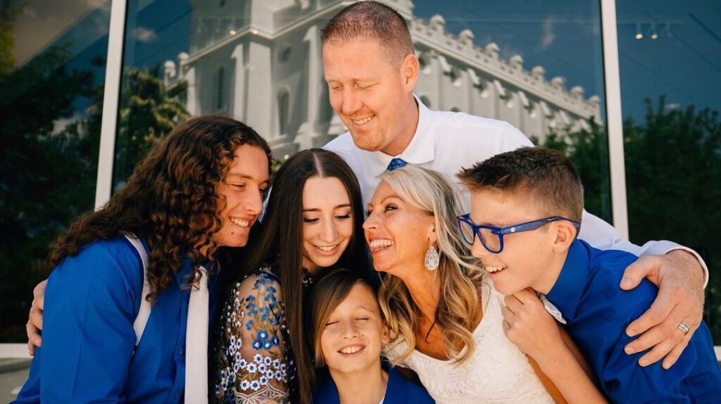 All about Shawn Bradley's wife Carrie Cannon She has his main