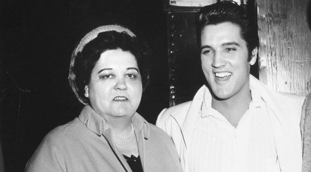 How did Elvis's mother die? Elvis's fame contributed to her death ...