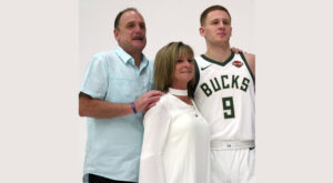 Who are Donte DiVincenzo's parents? All about Kathie and John F